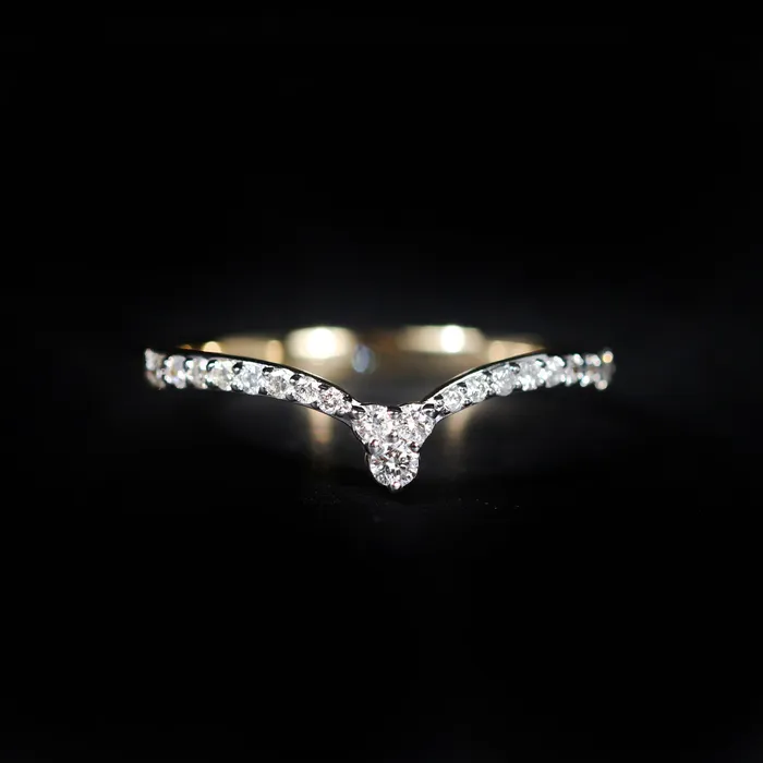 Diamond South Rings 14k White Gold and Diamond Pointed Curved Band