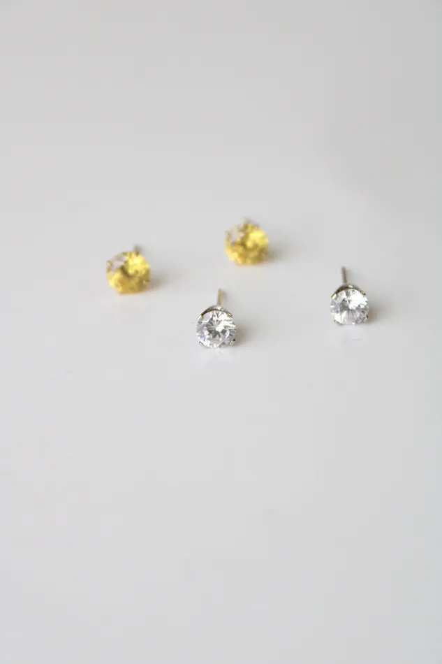 Jubilee Thrift Earrings 14K Gold Yellow Clear Stone Stud Earring Pair
