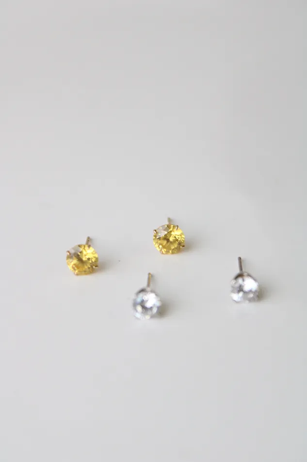 Jubilee Thrift Earrings 14K Gold Yellow Clear Stone Stud Earring Pair