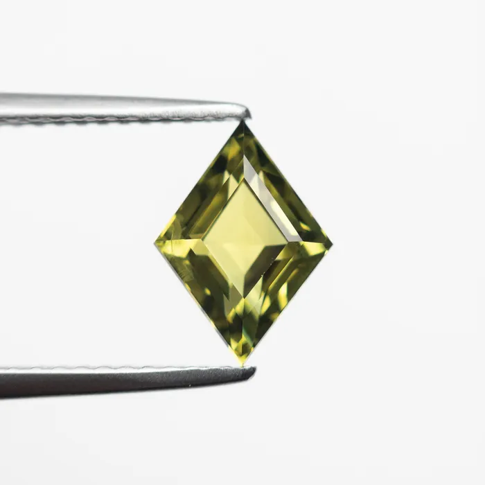 Misfit Gems GreenYellow Step Cut Sapphire 172ct Lozenge Rings