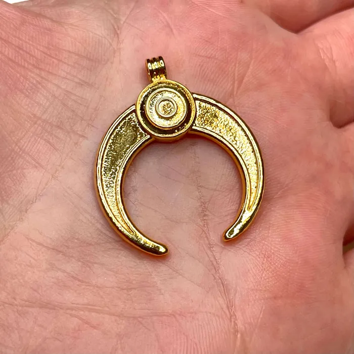 Peppy Beads Necklaces 24Kt Shiny Gold Plated Brass Crescent Pendant 31x27mm Peppy Beads Necklaces 24Kt Shiny Gold Plated Brass Crescent Pendant 31x27mm