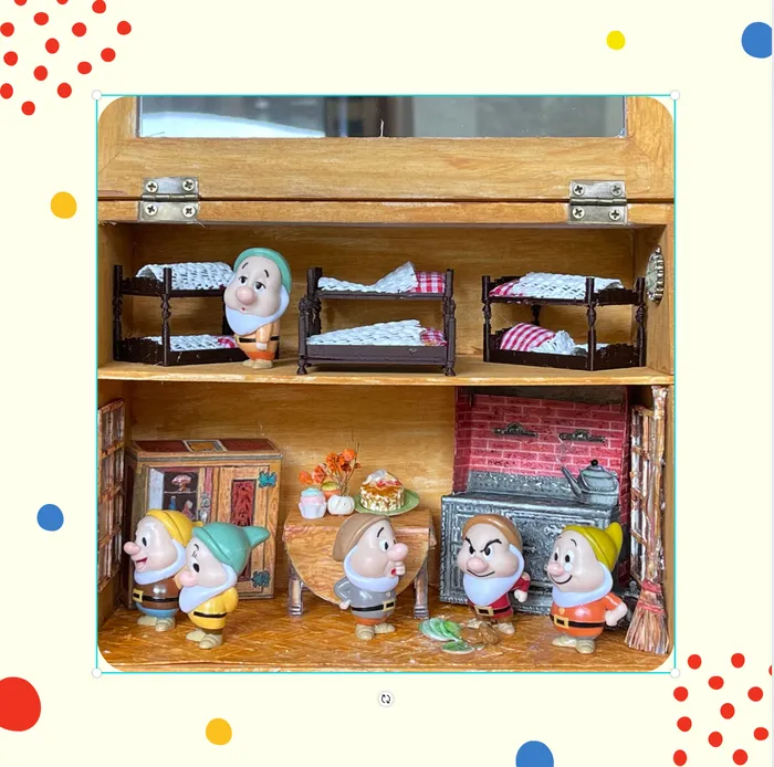Portraits by NC Necklaces Snow White and The Seven Dwarves Custom Made Miniature Room Box Portraits by NC Necklaces Snow White and The Seven Dwarves Custom Made Miniature Room Box