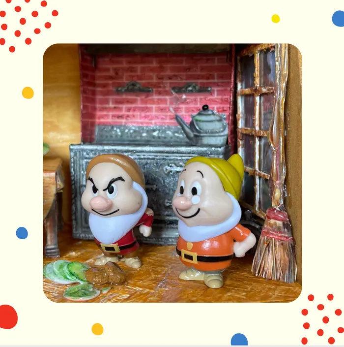 Portraits by NC Necklaces Snow White and The Seven Dwarves Custom Made Miniature Room Box