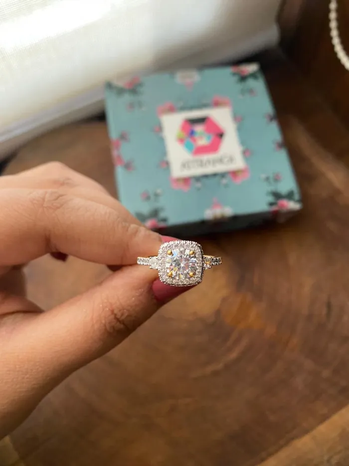 Attrangi Rings Tiffany Round Solitaire Diamond Ring with Clustered Halo Attrangi Rings Tiffany Round Solitaire Diamond Ring with Clustered Halo