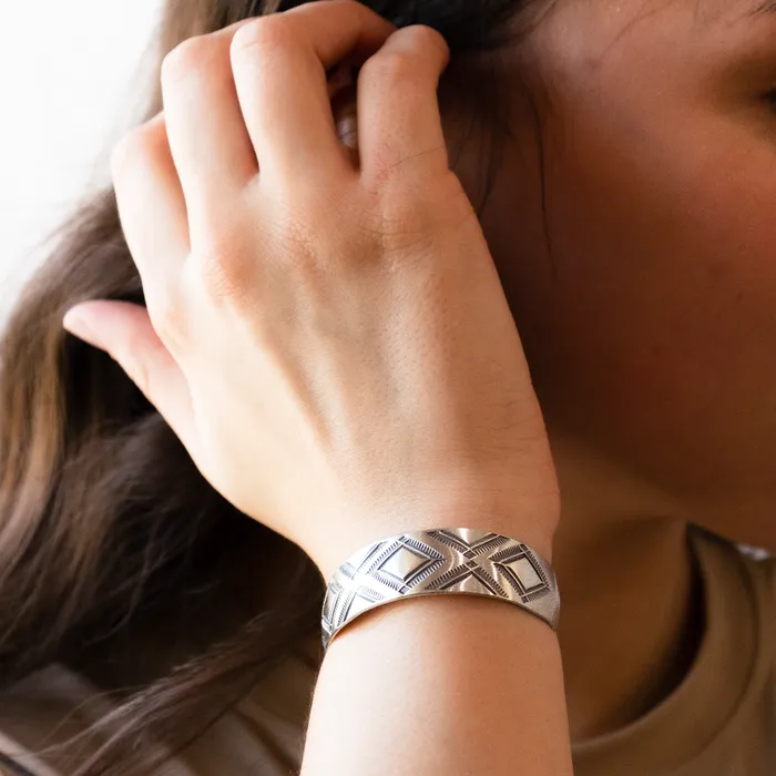 Bracelets TSkies Jewelry Stamp Dancer Diamondback Cuff Bracelet