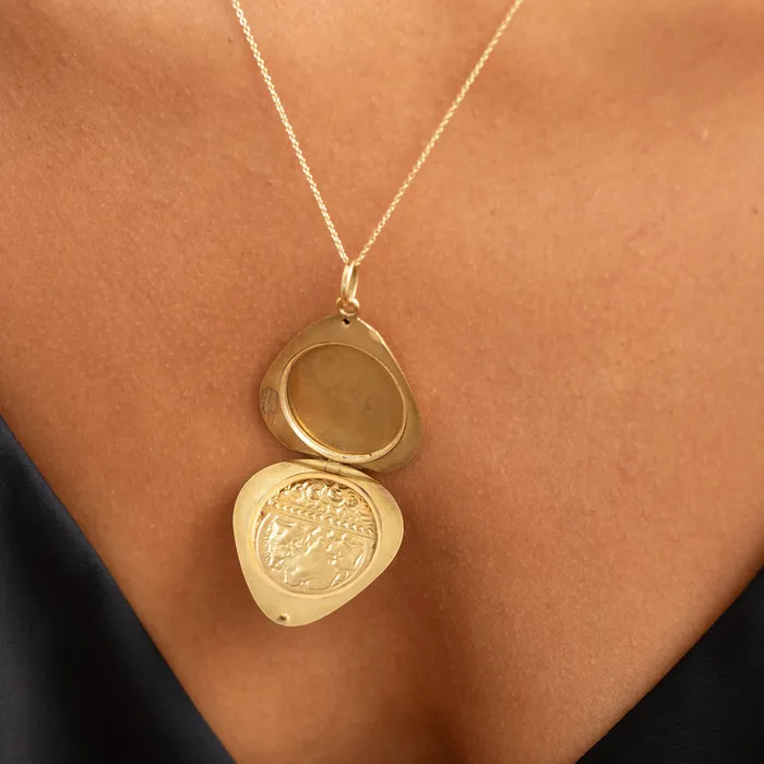 Necklaces Early 20th Century Floral Embossed 14K Gold Locket Necklace Antique