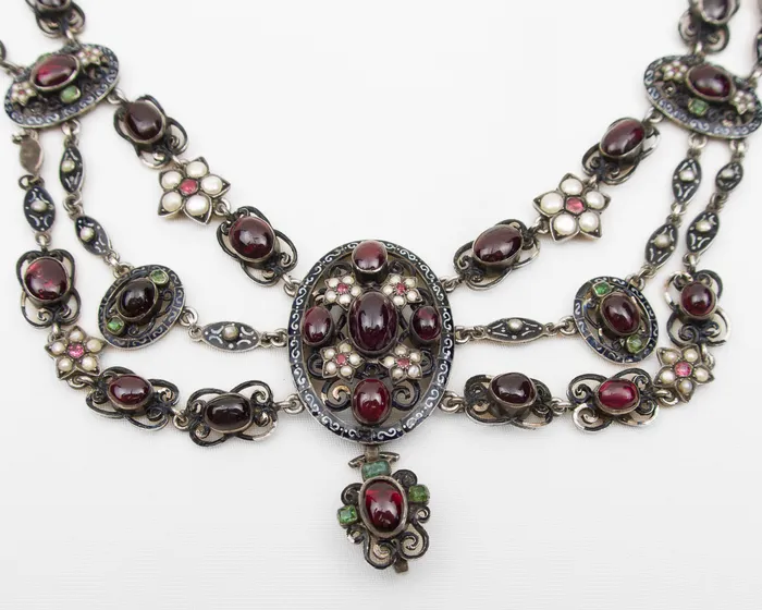 Necklaces Isadoras A Victorian Garnet Pearl Festoon Necklace
