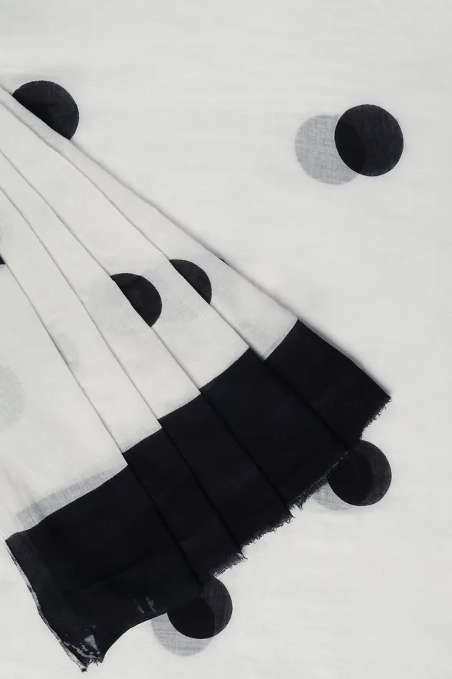Teejh Earrings Teejh Aruhi Mulmul Cotton Saree