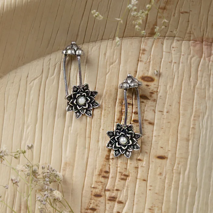 Teejh Rings Teejh Ridhima White Stone Silver Oxidsed Clip On Bugadi Teejh Rings Teejh Ridhima White Stone Silver Oxidsed Clip On Bugadi