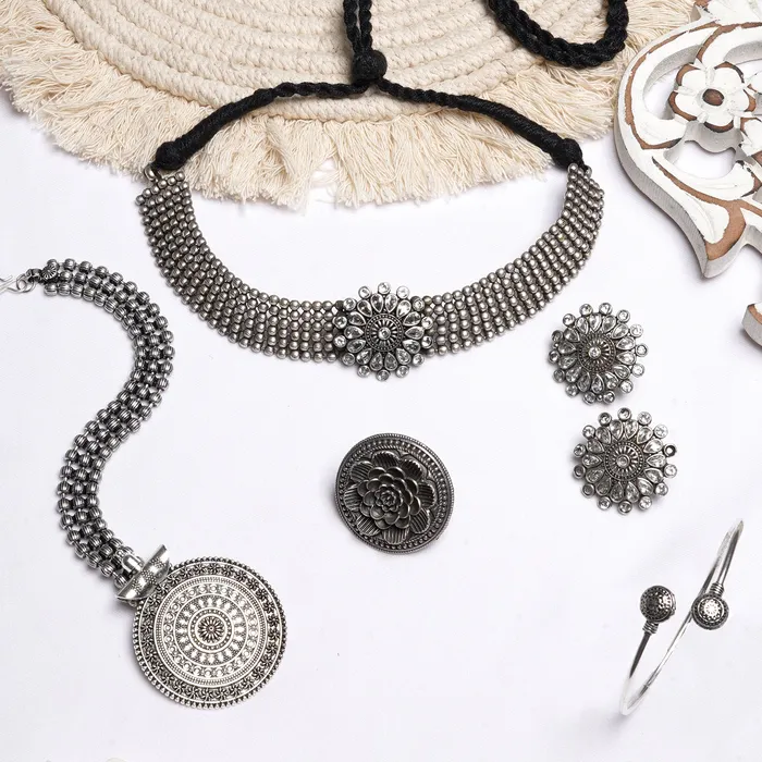 Teejh Teejh Menaja Silver Oxidised Jewelry Gift Set Rings