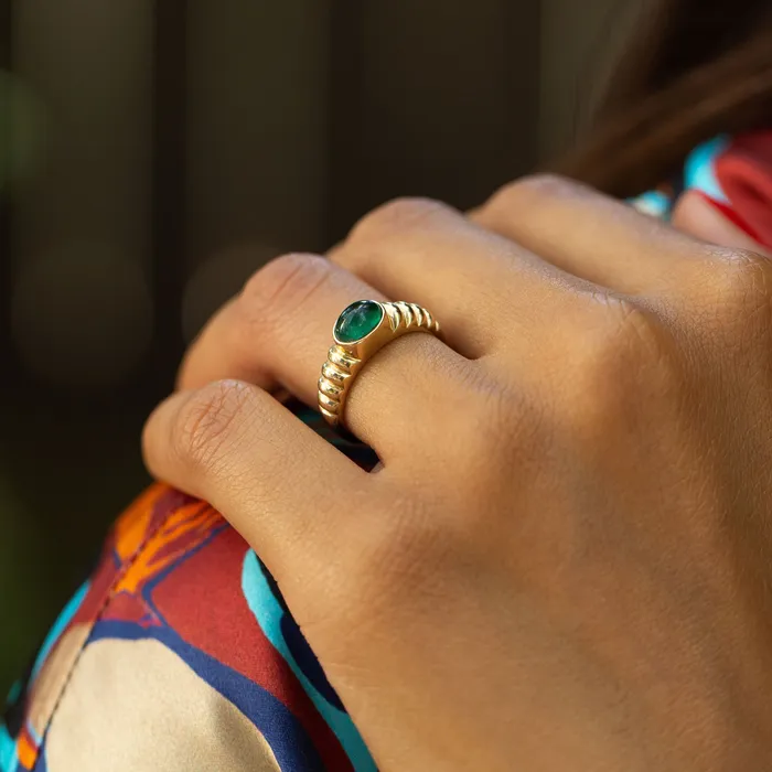 Vintage Rings Emerald Cabochon And 14k Ribbed Gold Ring