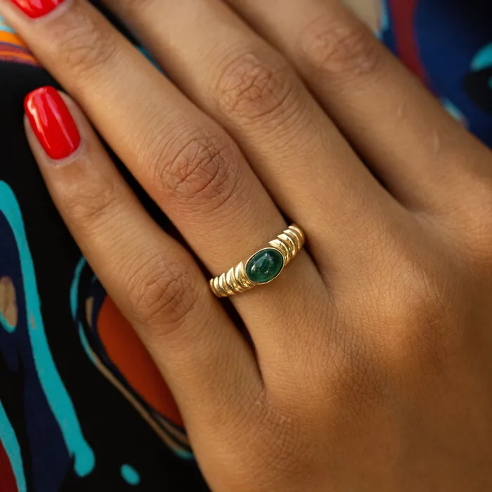 Vintage Rings Emerald Cabochon And 14k Ribbed Gold Ring
