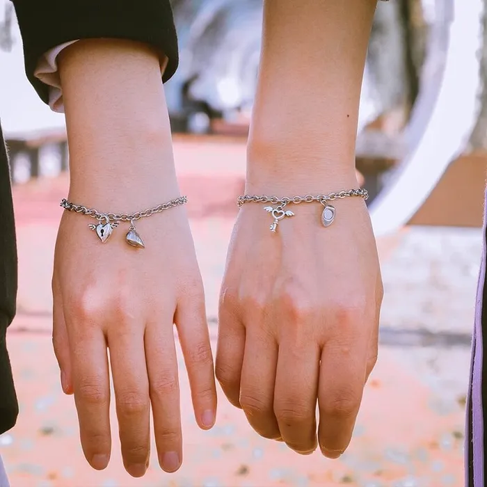 worldnetgifts Bracelets Love Magnets Attract Couple Bracelet