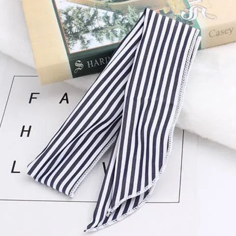 01 Rings H270 Black and White Pinstripe Pattern Wire Cloth Hair Band