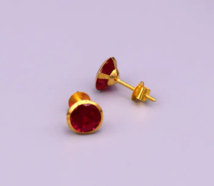 18Karat yellow gold gorgeous red cubic zircon stone amazing 6 mm stud earring excellent vintage antique design er88 TRIBAL ORNAMENTS Earrings