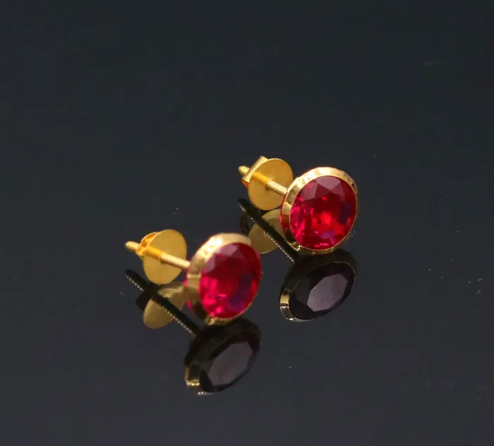 18Karat yellow gold gorgeous red cubic zircon stone amazing 6 mm stud earring excellent vintage antique design er88 TRIBAL ORNAMENTS Earrings