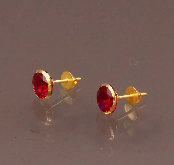 18Karat yellow gold gorgeous red cubic zircon stone amazing 6 mm stud earring excellent vintage antique design er88 TRIBAL ORNAMENTS Earrings