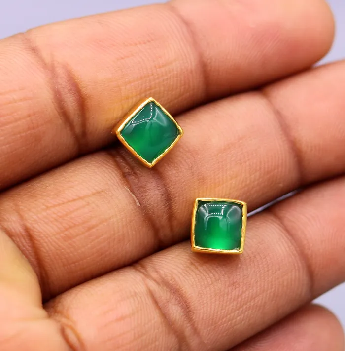 22 kt yellow gold handmade fabulous green stone stud earring unisex gifting jewelry excellent design stud TRIBAL ORNAMENTS Earrings