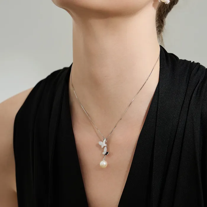 Elegant Freshwater Pearl Necklace WN00083 GARDENS Pearly Lustre Necklaces