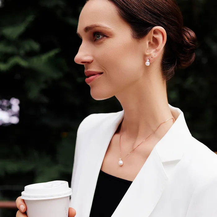 Elegant Freshwater Round Pearl Necklace WN00510 Pearly Lustre Necklaces