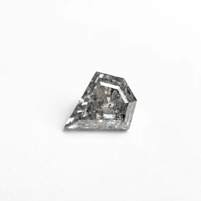Misfit Diamonds Rings 106ct 718x622x400mm Shield Step Cut 2562701