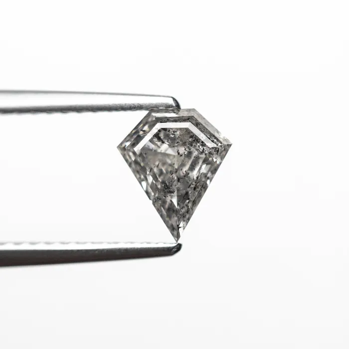Misfit Diamonds Rings 106ct 718x622x400mm Shield Step Cut 2562701
