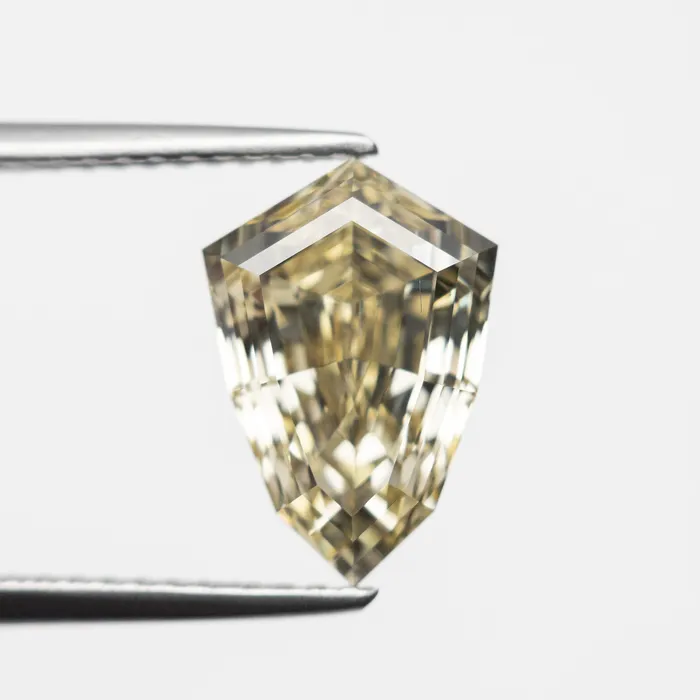 Misfit Diamonds Rings 300ct 1115x772x527mm VS1 Fancy Brownish Yellow Shield Step Cut 2183101