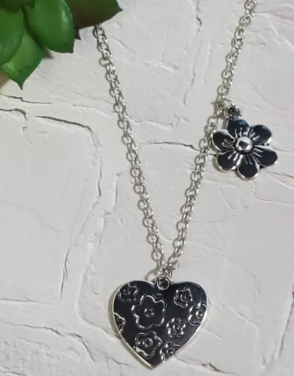 Necklaces alice AZ93 Silver Heart Flower Imprint Necklace with FREE Earrings