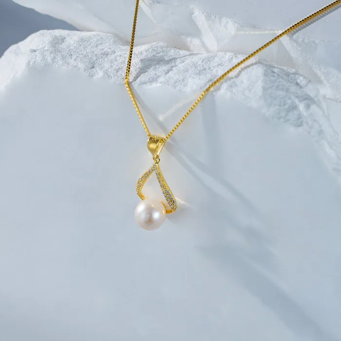 Necklaces Elegant Freshwater Pearl Necklace WN00573 Pearly Lustre