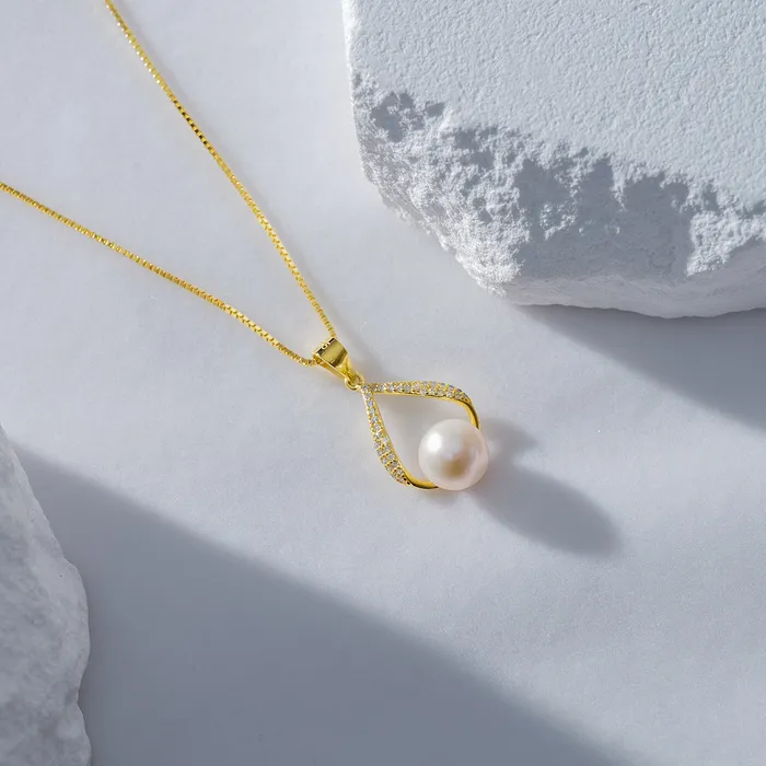 Necklaces Elegant Freshwater Pearl Necklace WN00573 Pearly Lustre