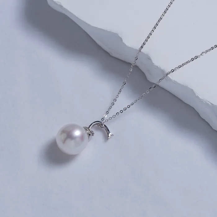 Necklaces Pearly Lustre 18K Solid Gold Australian White Diamond Saltwater Pearl Necklace KN00140