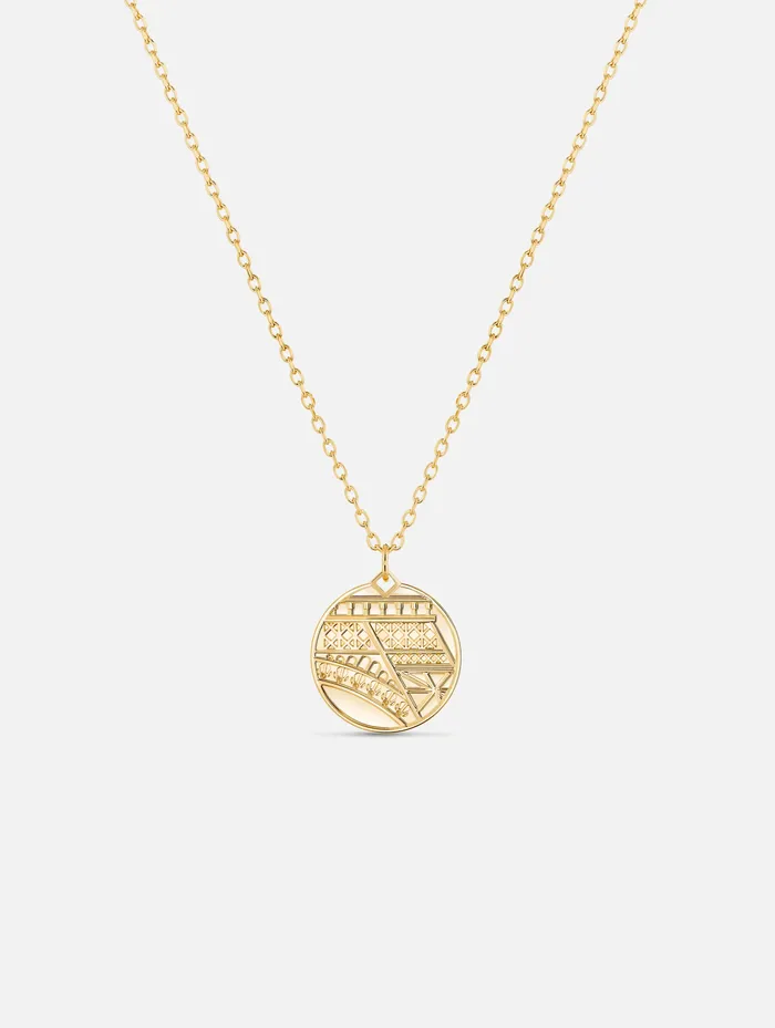 Nouvel Heritage Earrings Paris PM Medallion in Yellow Gold