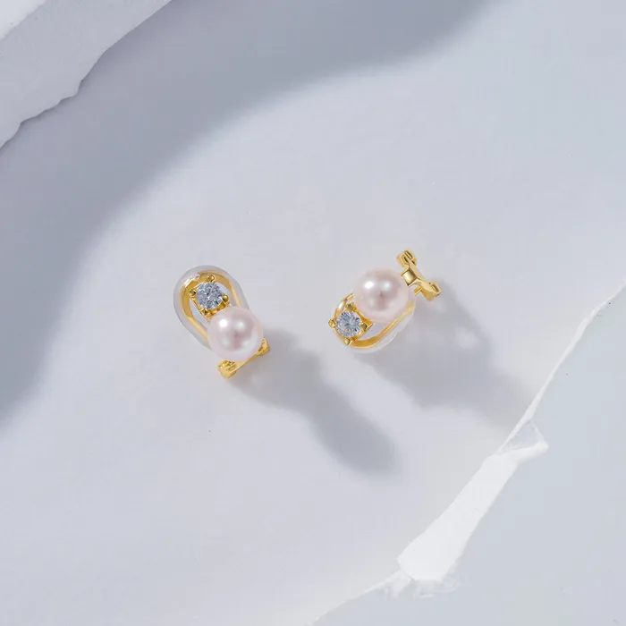 Pearly Lustre ClipOn Freshwater Pearl Earrings WE00607 Earrings
