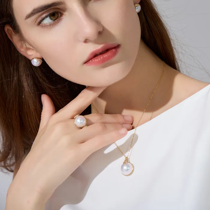 Pearly Lustre Earrings 18K Diamond Edison Mabe Pearl Earrings KE00123