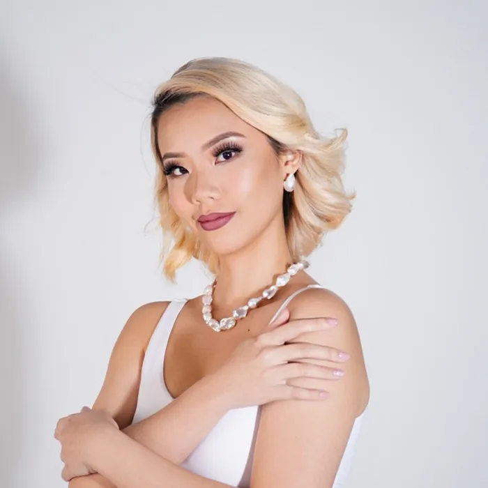 Pearly Lustre Earrings 18K Gold Elegant Baroque Pearl Earrings KE00025