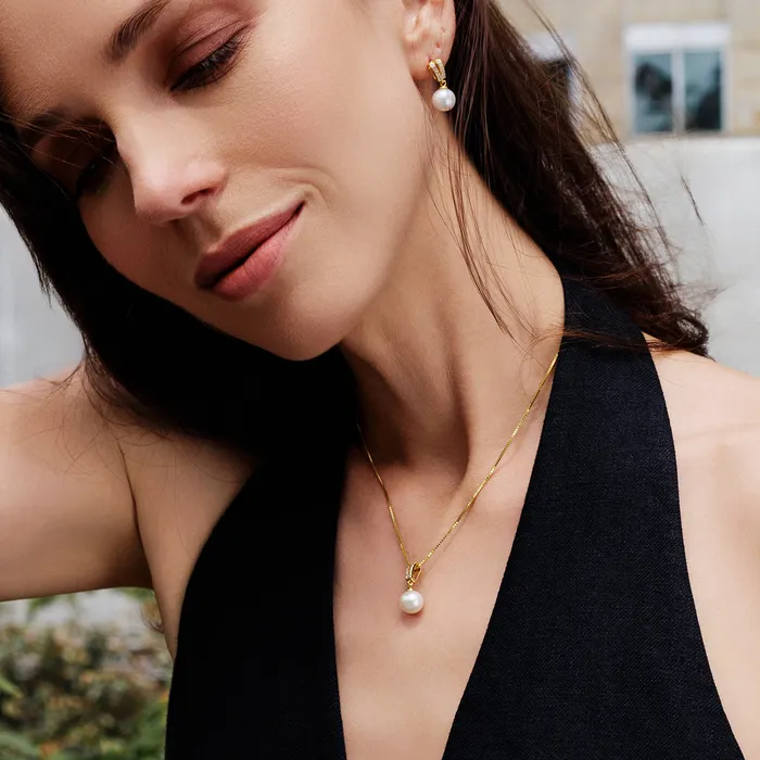 Pearly Lustre Necklaces Elegant Freshwater Pearl Necklace WN00368