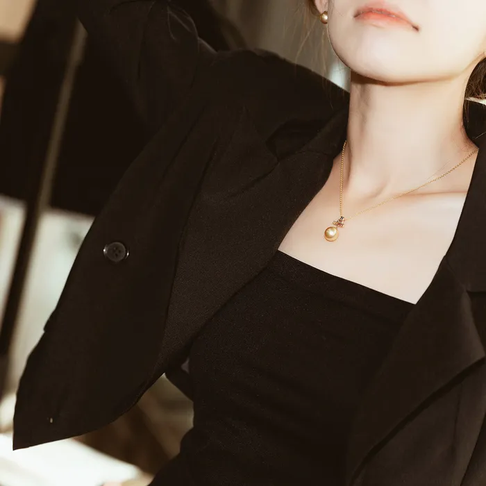 Pearly Lustre Necklaces Elegant Pearl Necklace WN00252