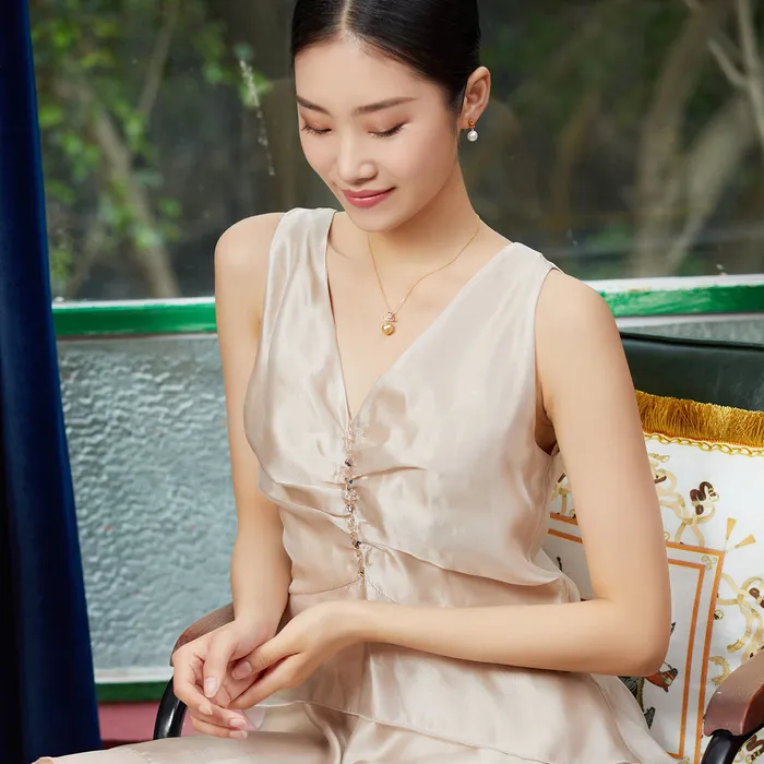 Pearly Lustre Necklaces Elegant Pearl Necklace WN00252