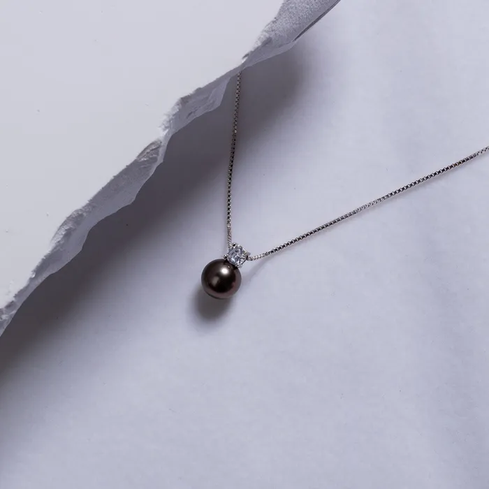 Pearly Lustre Necklaces Elegant Tahitian Pearl Necklace WN00405