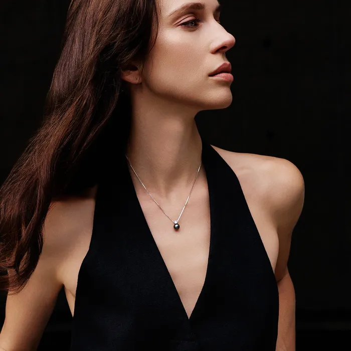 Pearly Lustre Necklaces Elegant Tahitian Pearl Necklace WN00405