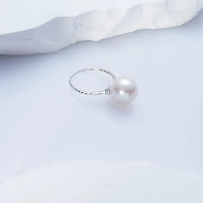 Pearly Lustre Rings 18K Gold Edison Pearl Ring KR00096