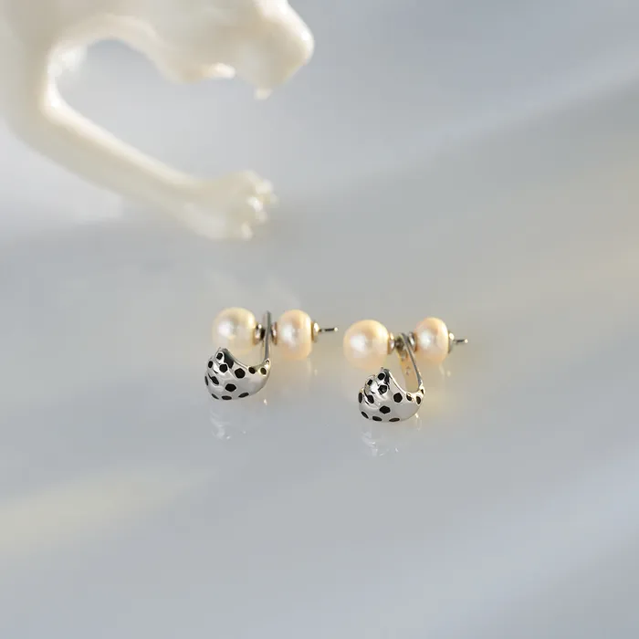 Pearly Lustre Top Lustre Freshwater Pearl Earrings WE00777 SAFARI Earrings