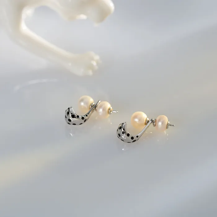 Pearly Lustre Top Lustre Freshwater Pearl Earrings WE00777 SAFARI Earrings