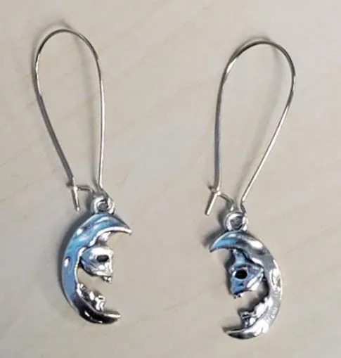 polly Earrings E560 Silver Moon with Skull Earrings