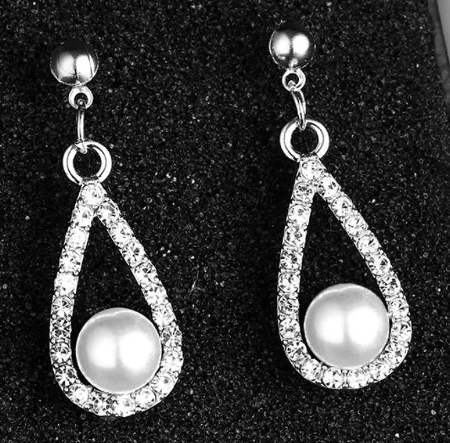 polly Earrings E765 Silver Rhinestone Teardrop Pearl Earrings
