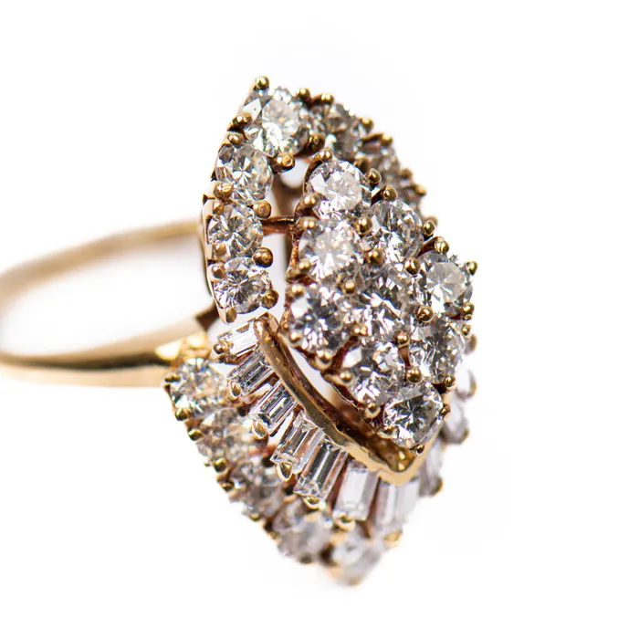 Rings STORE 5a PreOwned Diamond Cluster Ring