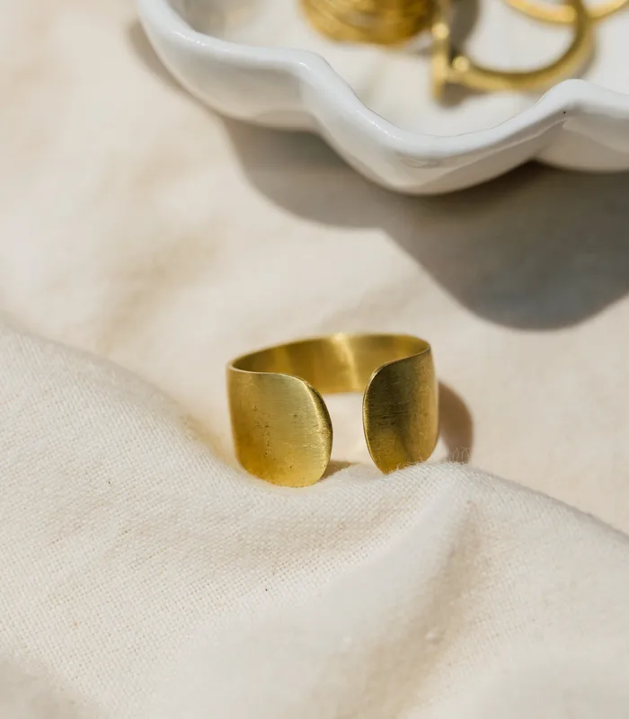 Sesotunawa Rings Fishtail Ring