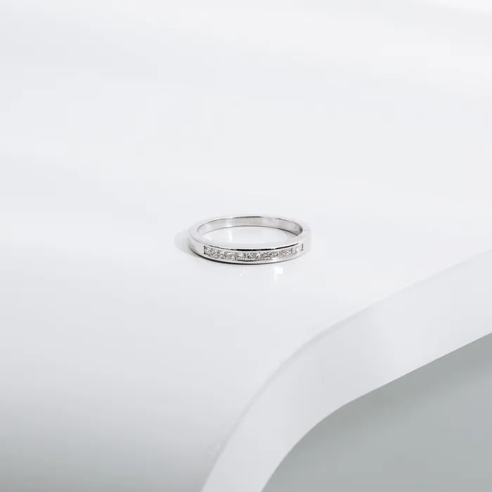 STORE 5a Rings PreOwned Princess Cut Diamond Band