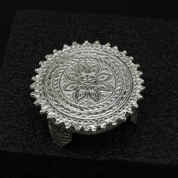TRIBAL ORNAMENTS Rings 2 Vintage design 925 Sterling silver handmade small round shape tablebazotchouki excellent home puja utensils temple art su1161