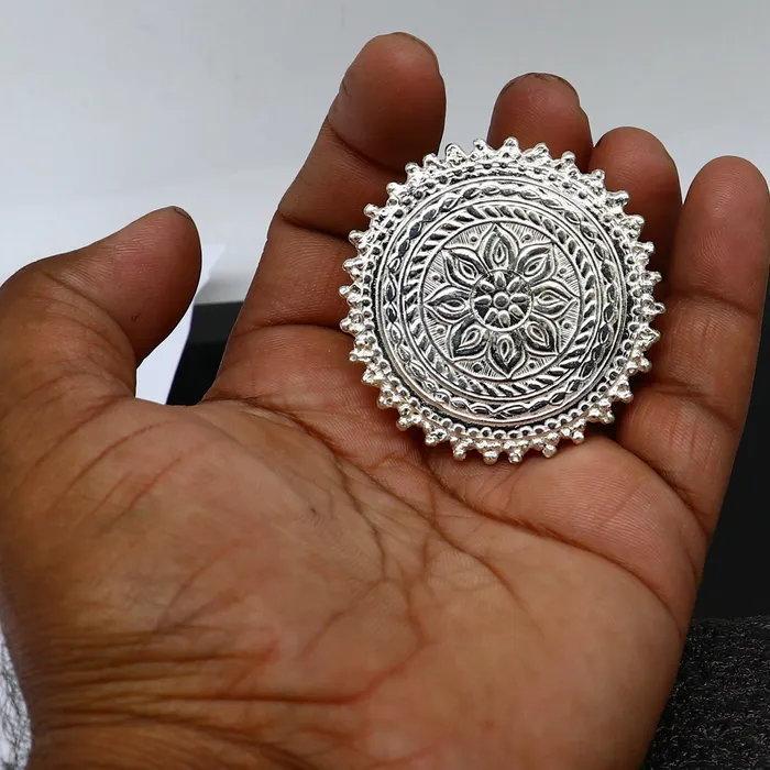 TRIBAL ORNAMENTS Rings 2 Vintage design 925 Sterling silver handmade small round shape tablebazotchouki excellent home puja utensils temple art su1161